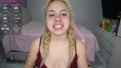 Snapshot of softkiss_x chatting on 05-27-26, 10:34 Fran online show from 05-27-26, 10:34
