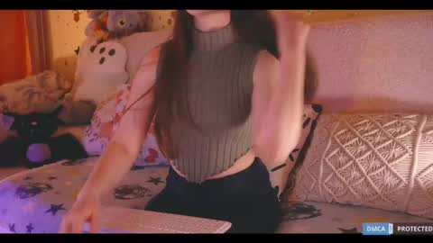 Lisa  online at  .11 from about utc online show from 11-13-25, 09:25