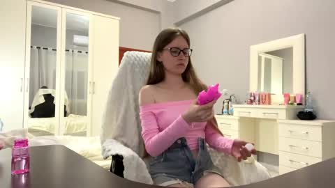 softlygirl online show from 05-18-26, 07:31