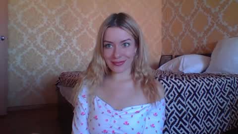 Snapshot of softy_aura chatting on 06-08-26, 10:48 softy_aura online show from 06-08-26, 10:48