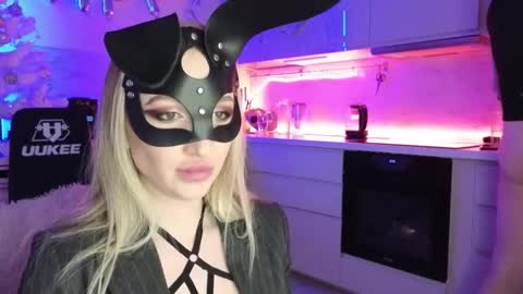 Snapshot of sofyandmike chatting on 01-10-26, 08:32 SOFYandMIKE online show from 01-10-26, 08:32