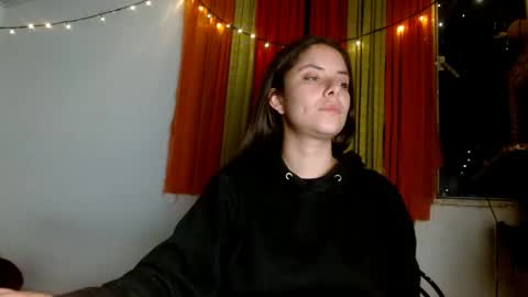 Snapshot of soka_lovers_04_ chatting on 01-06-25, 02:37 Sofia online show from 01-06-25, 02:37