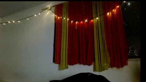 Snapshot of soka_lovers_04_ chatting on 01-09-25, 10:41 Sofia online show from 01-09-25, 10:41