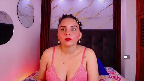 Sol Latiana online show from 06-26-26, 04:17