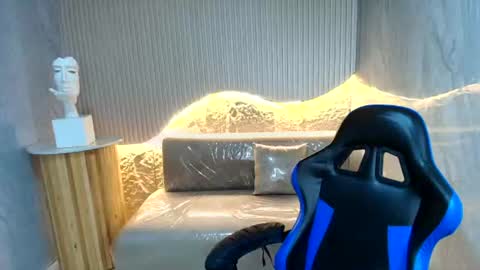 Snapshot of sol__r chatting on 06-14-26, 03:08 Sun online show from 06-14-26, 03:08
