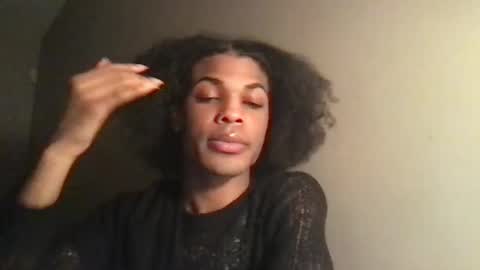 Snapshot of solaceeve chatting on 10-26-25, 11:20 SolaceEve online show from 10-26-25, 11:20