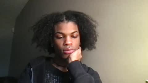 Snapshot of solaceeve chatting on 10-27-25, 06:01 SolaceEve online show from 10-27-25, 06:01