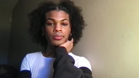 Snapshot of solaceeve chatting on 11-17-25, 06:35 SolaceEve online show from 11-17-25, 06:35