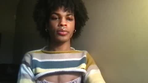 Snapshot of solaceeve chatting on 11-21-25, 08:07 SolaceEve online show from 11-21-25, 08:07