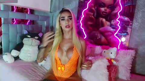 instagram    evalunavelez1. online show from 03-11-25, 09:15