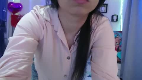 Snapshot of solangel00 chatting on 10-27-25, 02:32 Sol Angel online show from 10-27-25, 02:32