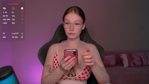 Snapshot of solanochka chatting on 11-28-25, 09:45 Jennifer Jenny Jen online show from 11-28-25, 09:45