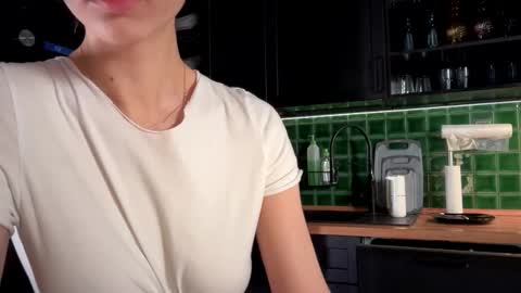 Bella online show from 01-16-26, 04:27