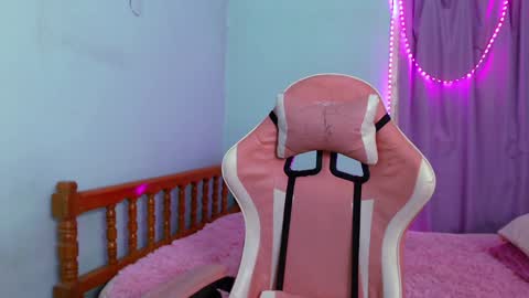 Snapshot of sole_sawa chatting on 12-10-24, 01:11 Sole Sawa online show from 12-10-24, 01:11