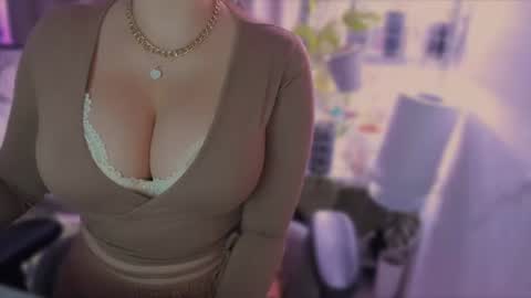 Snapshot of solisgaby chatting on 06-14-26, 01:57 Gaby Solis online show from 06-14-26, 01:57