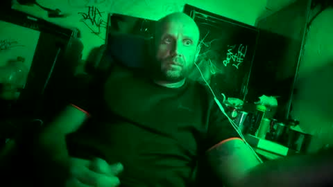 Snapshot of son_e_blacc chatting on 06-14-26, 05:15 Soni online show from 06-14-26, 05:15