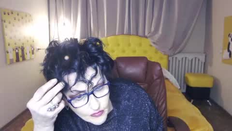 sondrariddle online show from 04-19-26, 08:11