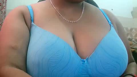 soni88888 online show from 02-04-25, 04:59