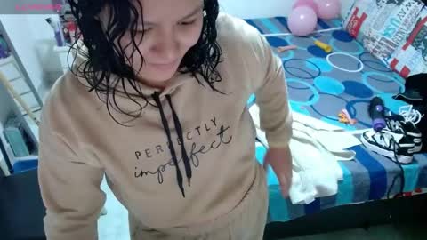 sonialatin69 online show from 04-15-26, 12:23