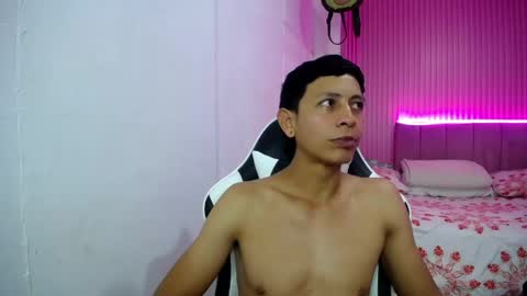 sonic_jess07 online show from 04-15-26, 09:38