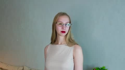 Snapshot of sonleduc chatting on 11-28-25, 01:52 Im Lina Welcome guys online show from 11-28-25, 01:52