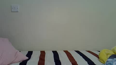 sonnia02 online show from 10-16-25, 04:02