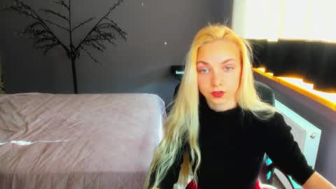 Snapshot of sonnysofia chatting on 04-29-26, 05:55 Sonya online show from 04-29-26, 05:55