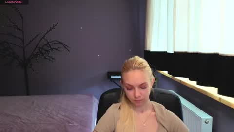 Snapshot of sonnysofia chatting on 05-12-26, 05:59 Sonya online show from 05-12-26, 05:59