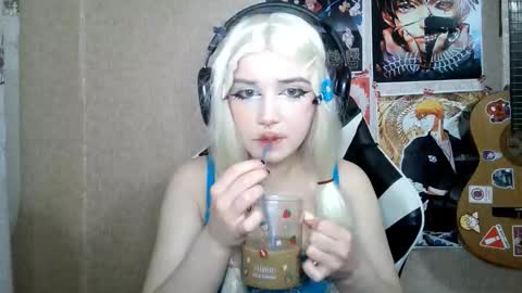 Mila online show from 03-15-26, 05:19