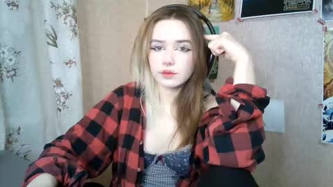 Mila online show from 04-21-26, 05:17