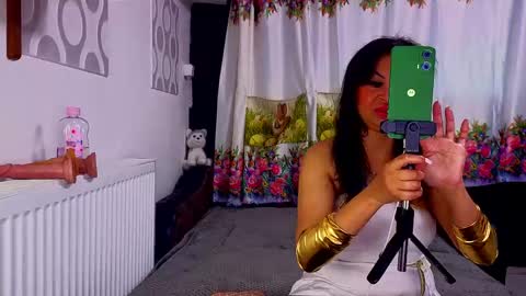 Snapshot of sonya_wet_ chatting on 05-19-26, 04:19 Sonya online show from 05-19-26, 04:19