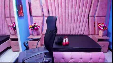 sophi_hardd online show from 01-19-25, 08:41