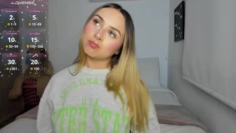 Snapshot of sophi_moreno chatting on 02-03-26, 12:53 Sofi online show from 02-03-26, 12:53