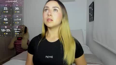 Snapshot of sophi_moreno chatting on 02-04-26, 02:06 Sofi online show from 02-04-26, 02:06