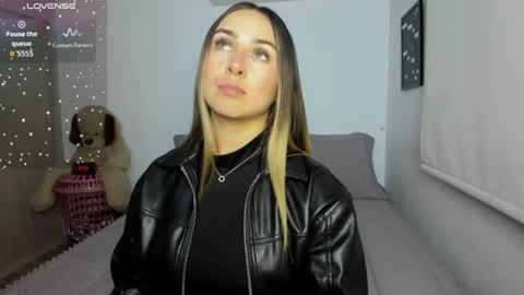 Snapshot of sophi_moreno chatting on 06-27-26, 01:10 Sofi online show from 06-27-26, 01:10