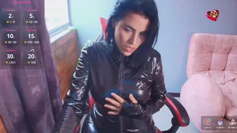 Snapshot of sophi_tay chatting on 09-23-25, 06:22 Sophi Tay online show from 09-23-25, 06:22