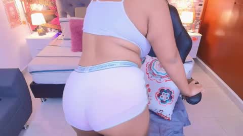 Snapshot of sophia__boobs chatting on 10-21-25, 11:00 Sofia online show from 10-21-25, 11:00