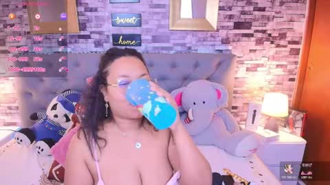 Snapshot of sophia__boobs chatting on 11-12-25, 11:32 Sofia online show from 11-12-25, 11:32