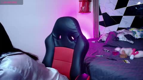 Sophia online show from 12-17-25, 04:07