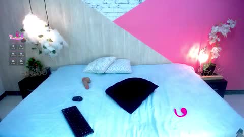 sophia_brunette21 online show from 01-14-26, 12:00