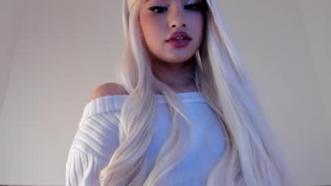 Sophia online show from 04-11-26, 11:42