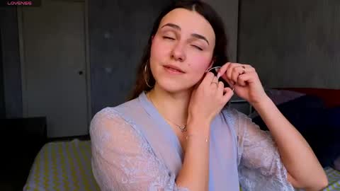 Snapshot of sophia_euphoria chatting on 05-04-26, 07:37 Sophia online show from 05-04-26, 07:37