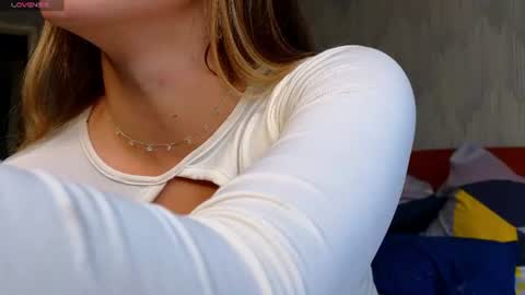 Snapshot of sophia_euphoria chatting on 06-29-26, 10:15 Sophia online show from 06-29-26, 10:15