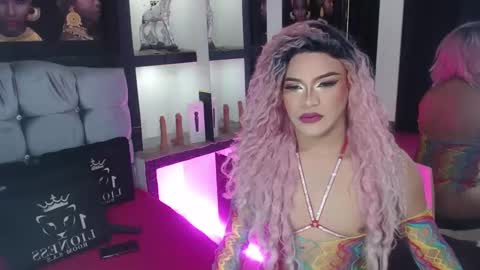 sophia_hott01 online show from 10-02-25, 11:50