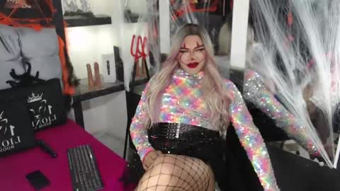 sophia_hott01 online show from 10-31-25, 05:14