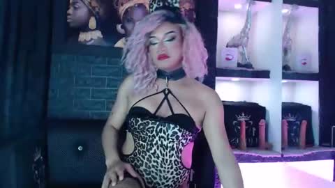 sophia_hott01 online show from 01-08-26, 12:40