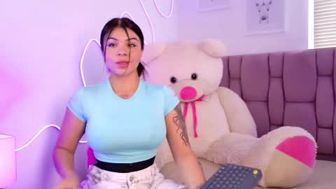 Snapshot of sophia_karsonn chatting on 10-05-25, 05:33 Sophia Carson online show from 10-05-25, 05:33