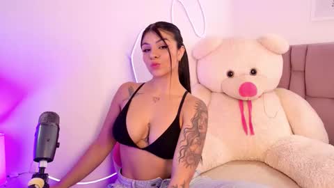 Snapshot of sophia_karsonn chatting on 11-06-25, 07:04 Sophia Carson online show from 11-06-25, 07:04