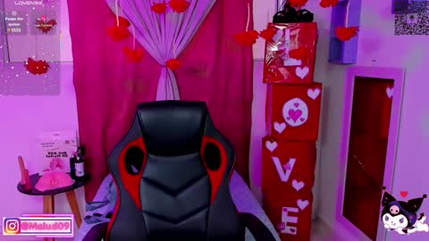 Snapshot of sophia_milano chatting on 02-15-25, 12:22 sophia_milano online show from 02-15-25, 12:22