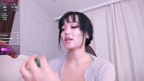 Snapshot of sophia_squirtits chatting on 12-18-24, 07:30 QUEEN OF SQUIRT online show from 12-18-24, 07:30